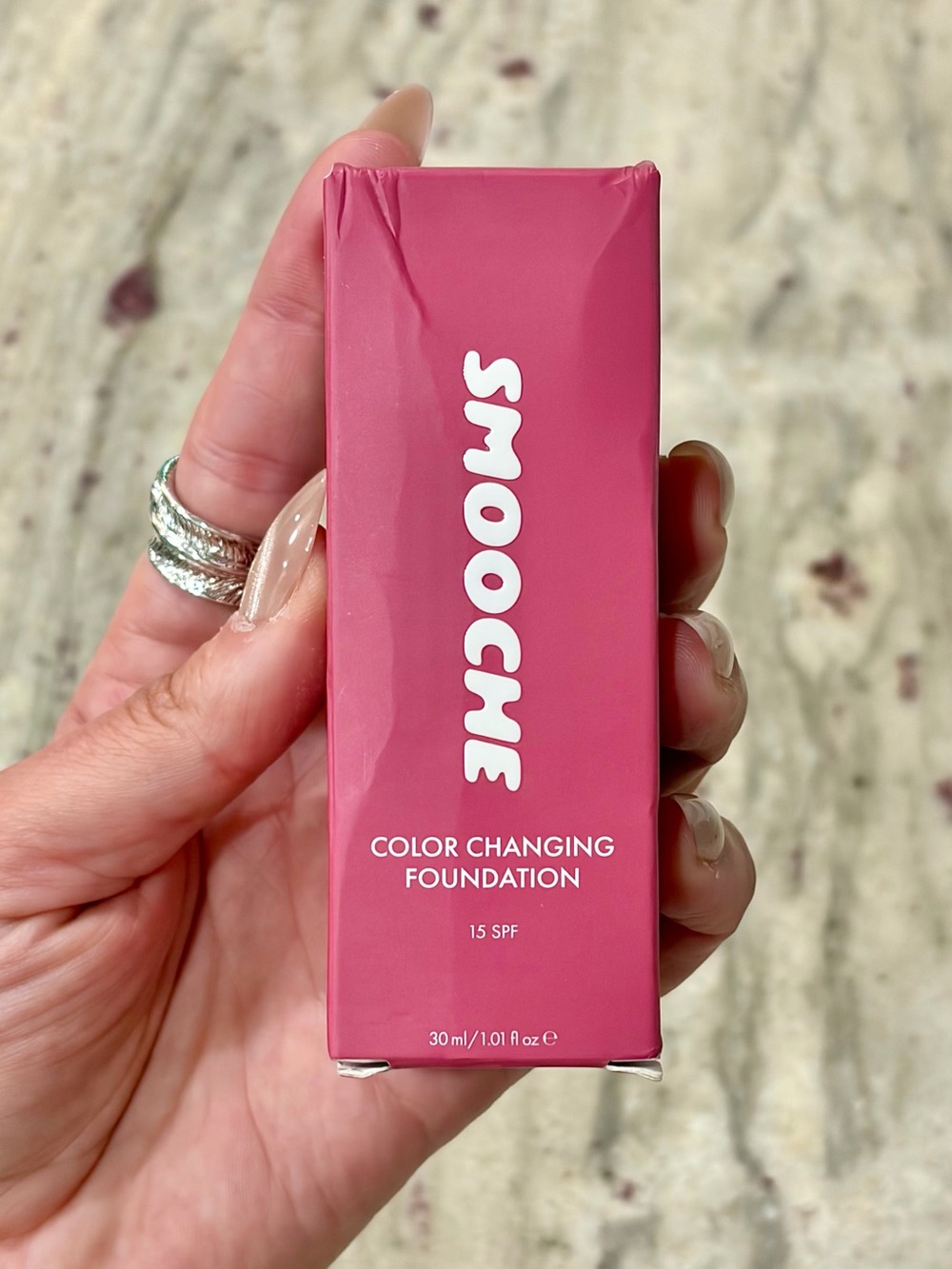 🔥 BLOGGER FAVORITE 🔥 Smooche Color Changing Foundation, NIB 🎀 (SPF 15)